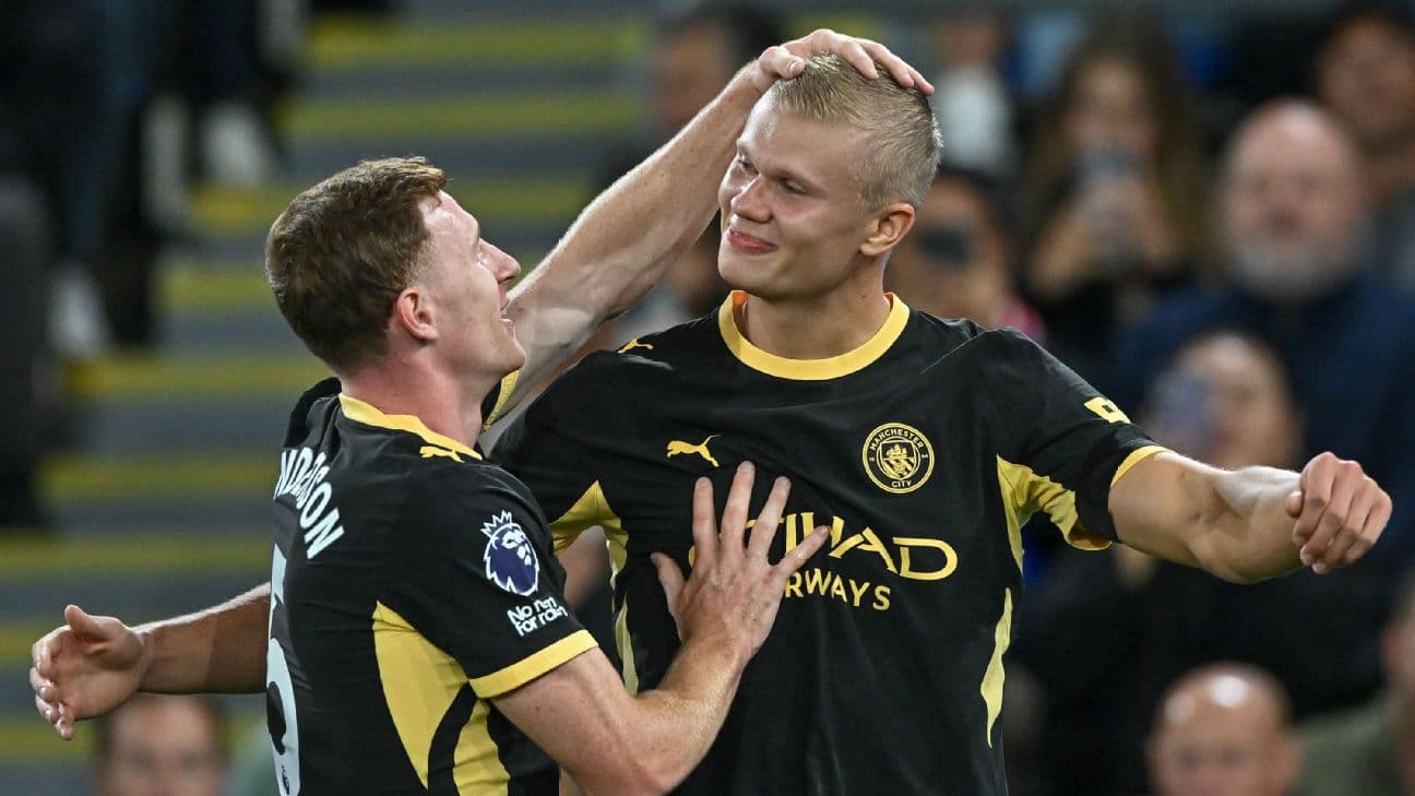 Erling Haaland of Manchester City celebrates after scoring with Elliot Anderson of Manchester City during the Premier League 2026/27 match between Crystal Palace FC and Manchester City at Selhurst Park on August 28, 2026 in London, England.